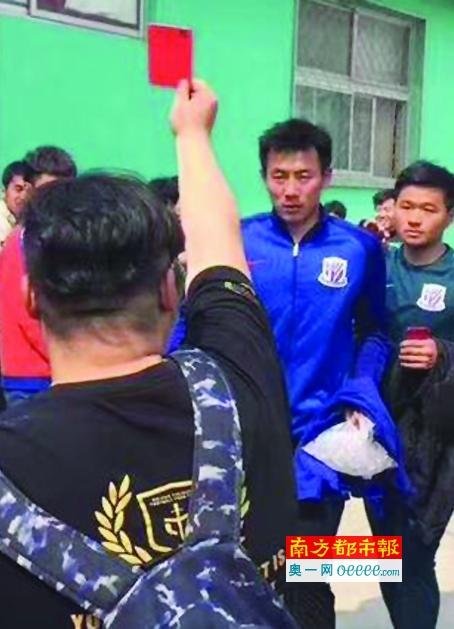 严浩则在政府出资协助下，拍摄以学生运动、青少年问题等为主题的影片